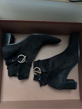 Hermes Jill Black Suede Heeled Ankle Boots with Buckle 40